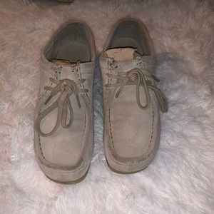 Clark Wallabee light brown